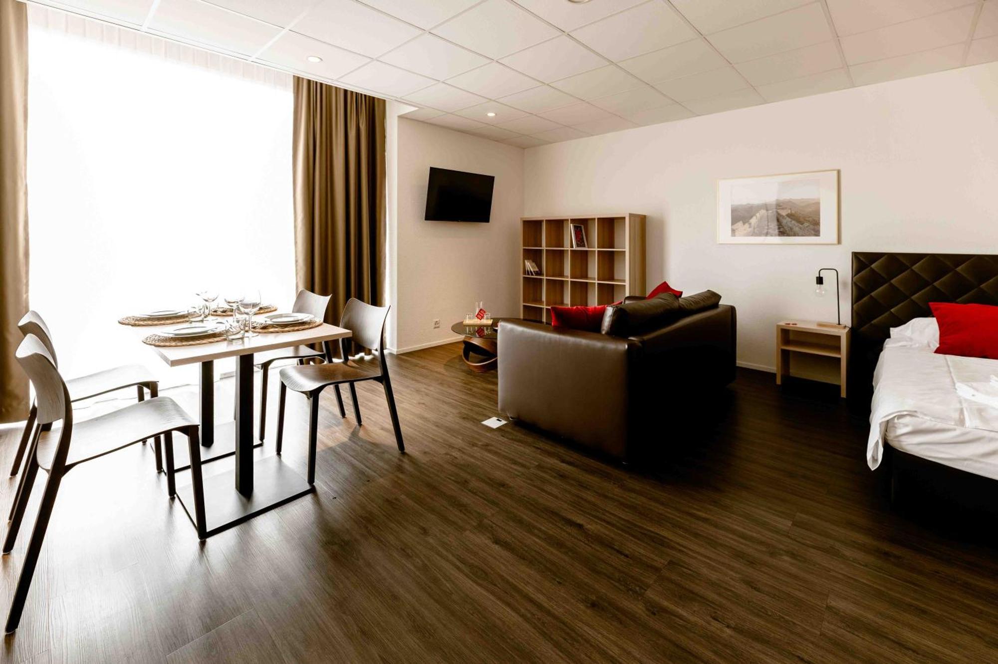 Los Lorentes Apartments Bern Airport Belp Exterior foto